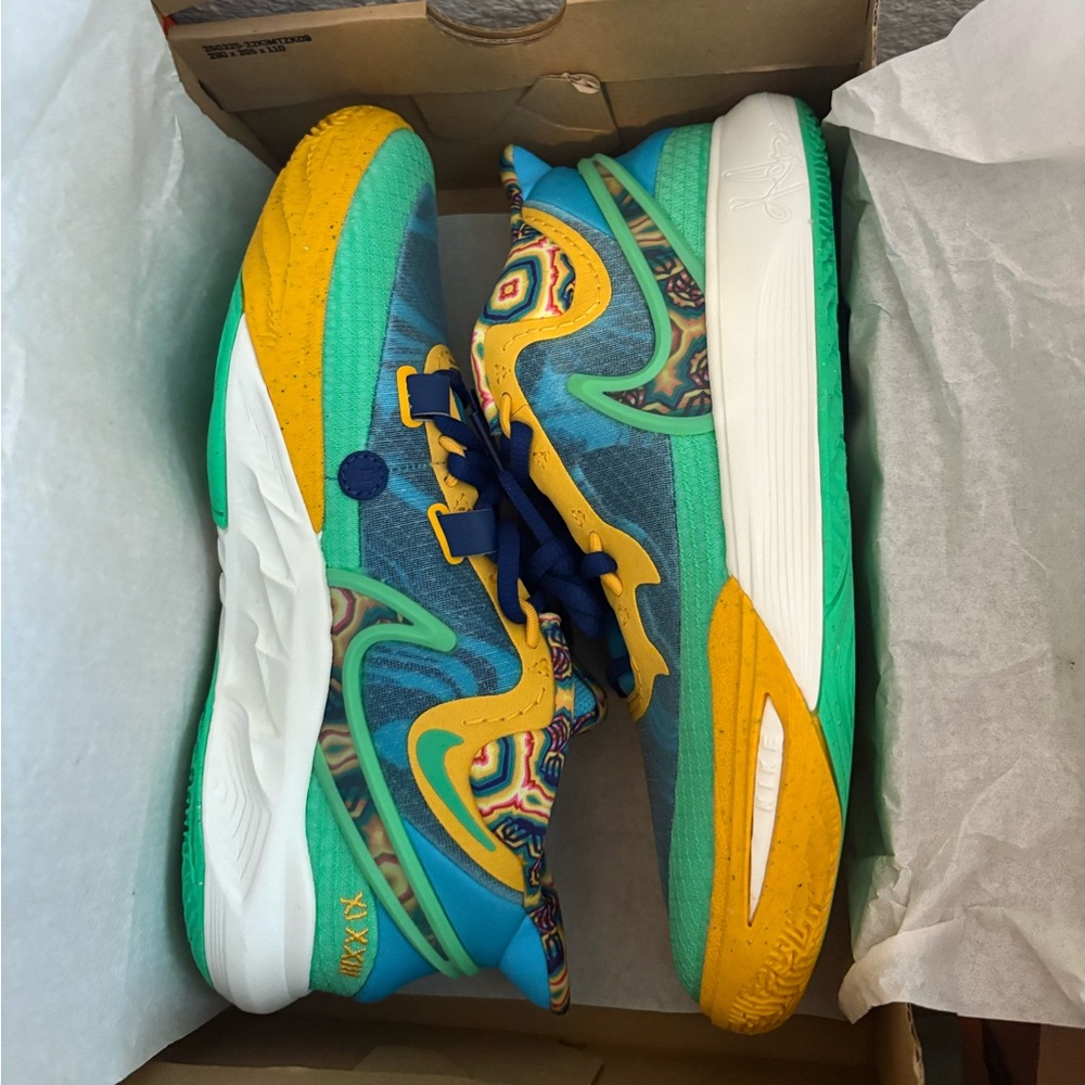 KYRIE 8 GO NEW